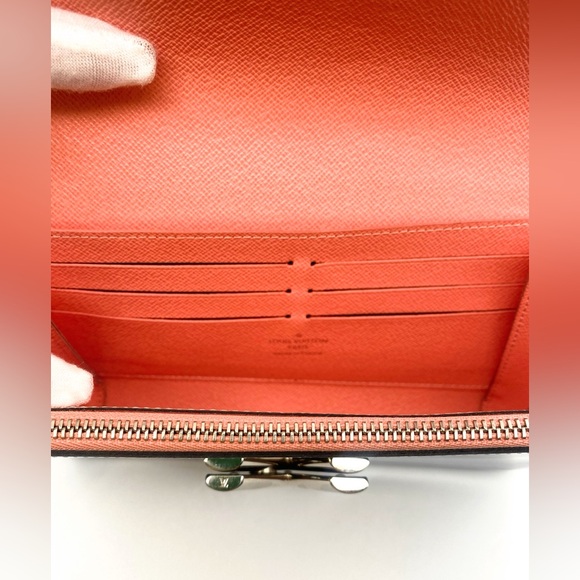 LOUIS VUITTON Limited Edition Aqua Epi Leather Twist - Picture 7 of 14